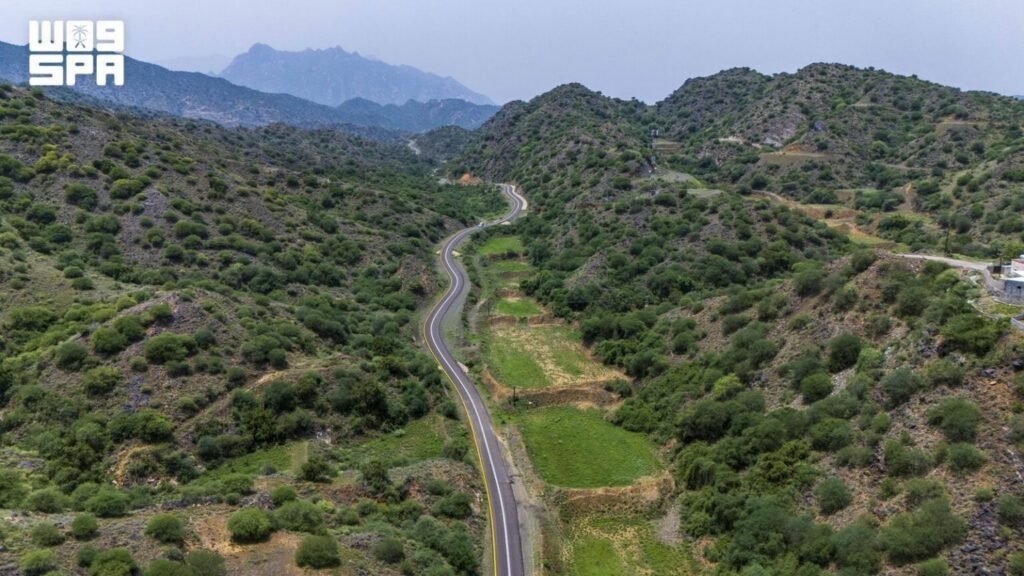 Scenic Mountain Route Attracts Tourists to Jazan Highlands