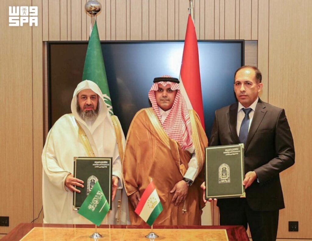 Islamic Affairs Ministry Signs Executive Program with Tajikistan’s Committee on Religious Affairs