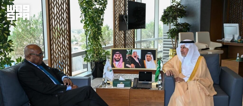 KSrelief Supervisor General Meets Jamaican Tourism Minister in Riyadh