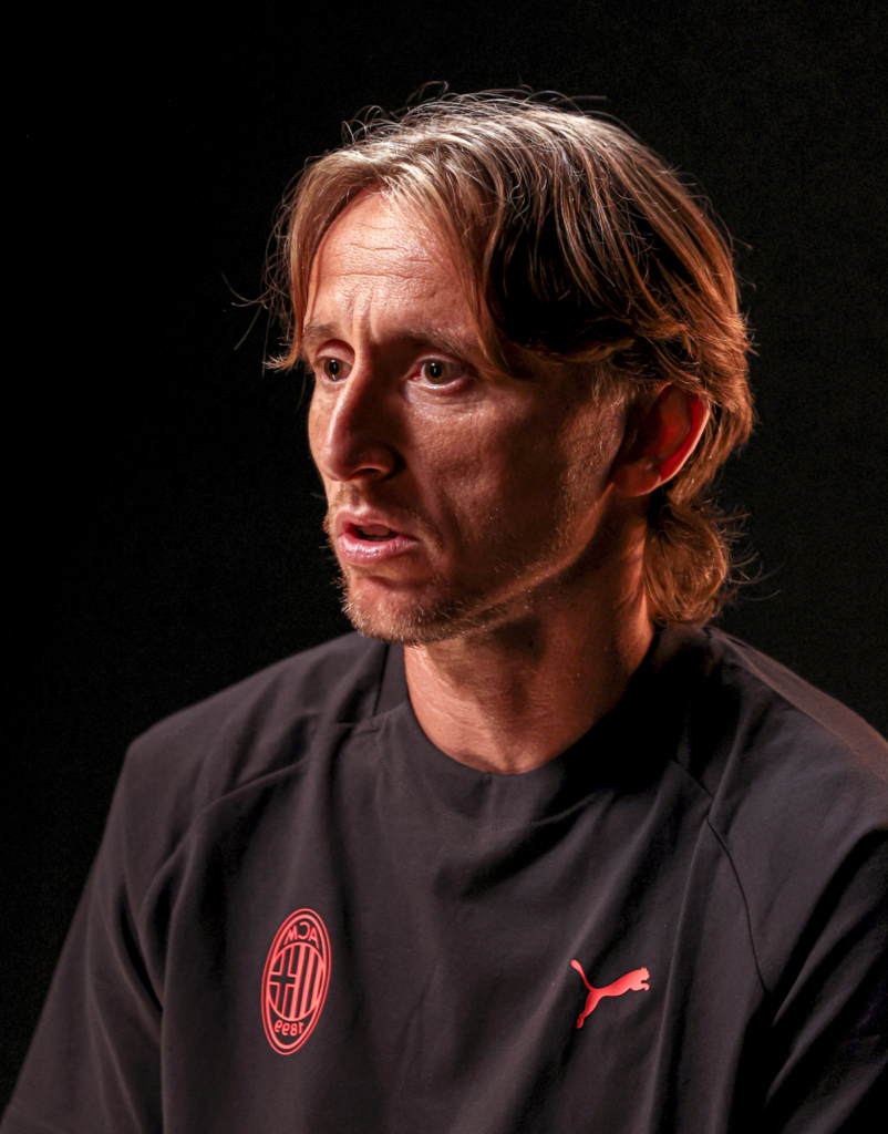 AC MILAN PRESENTS “THE CHAMBER”: WHEN SILENCE GIVES VOICE TO MENTAL WELLBEING